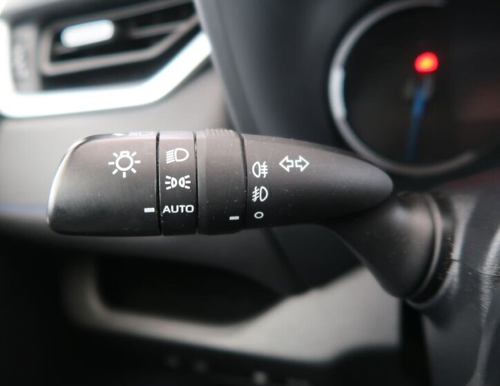 Toyota RAV4 SUV / Terénní 2,5 l 131 kw