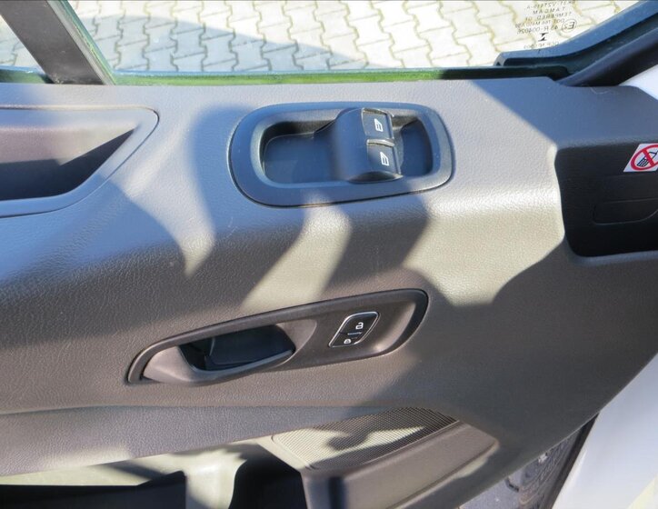 Ford Transit Sklápěč 2,0 l 125 kw