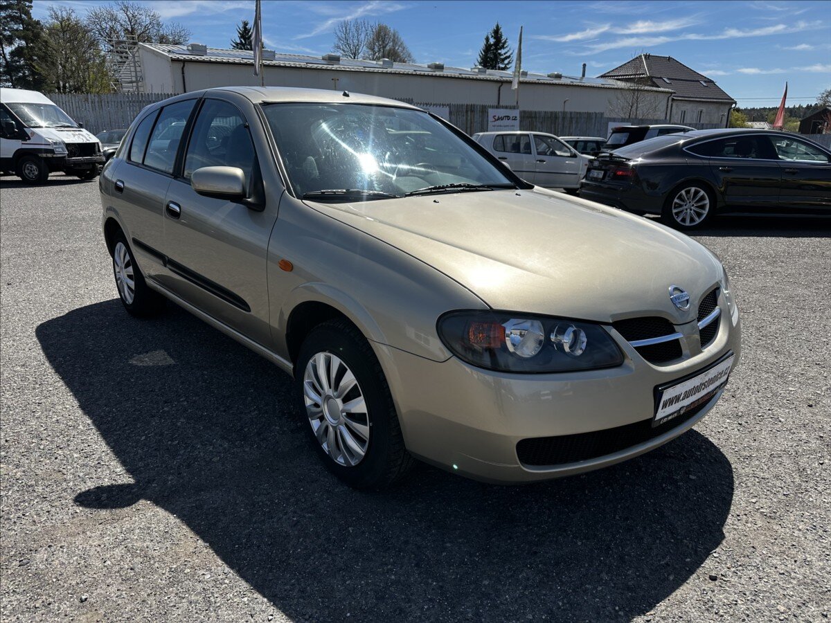 Nissan Almera Hatchback 1,5 l 72 kw