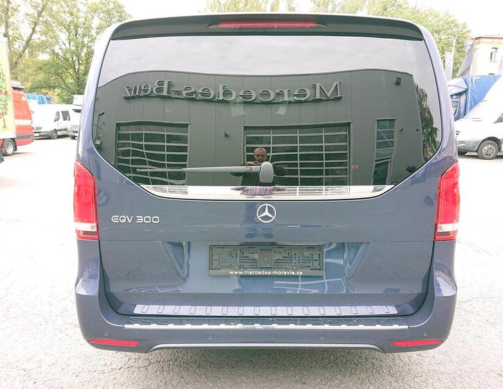 Mercedes-Benz EQV 4