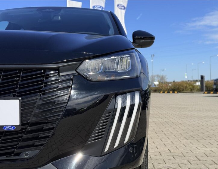 Peugeot 208 Hatchback 1,2 l 74 kw