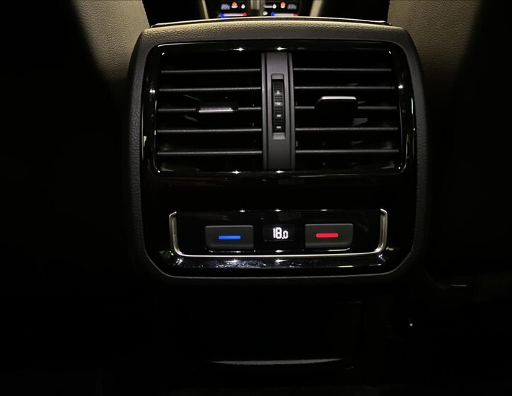 Volkswagen Passat Sedan 1,5 l 110 kw