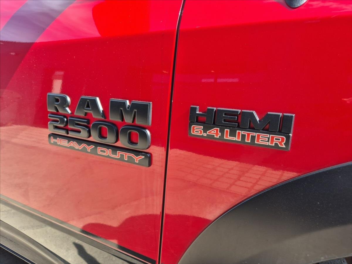 Dodge RAM Pick-up 6,4 l 306 kw