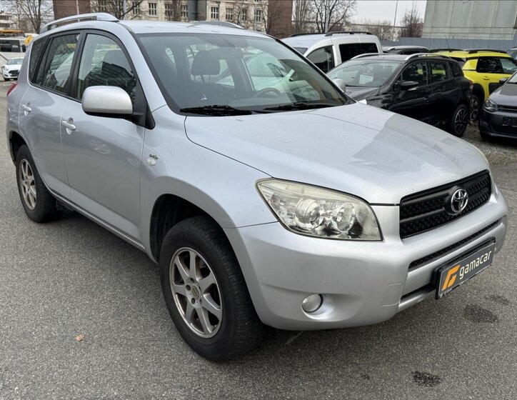 Toyota RAV4 2