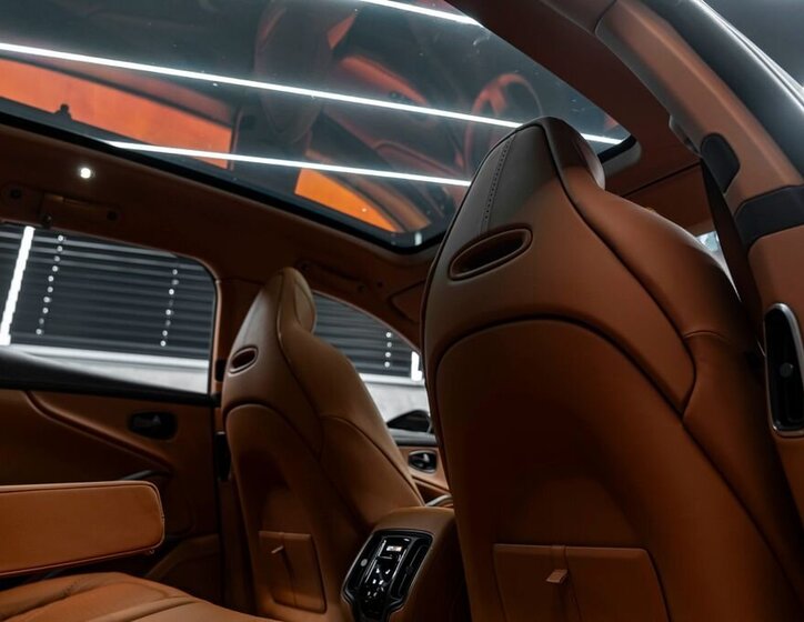 Aston Martin Ostatní SUV 4,0 l 405 kw