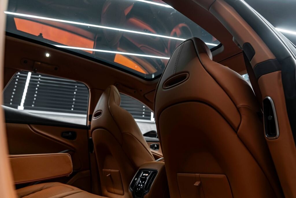 Aston Martin Ostatní SUV 4,0 l 405 kw