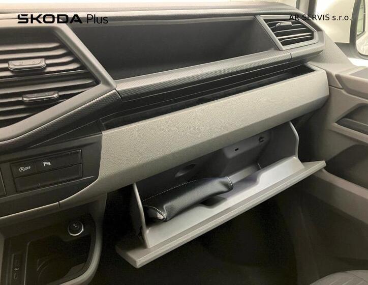 Volkswagen Caravelle 24