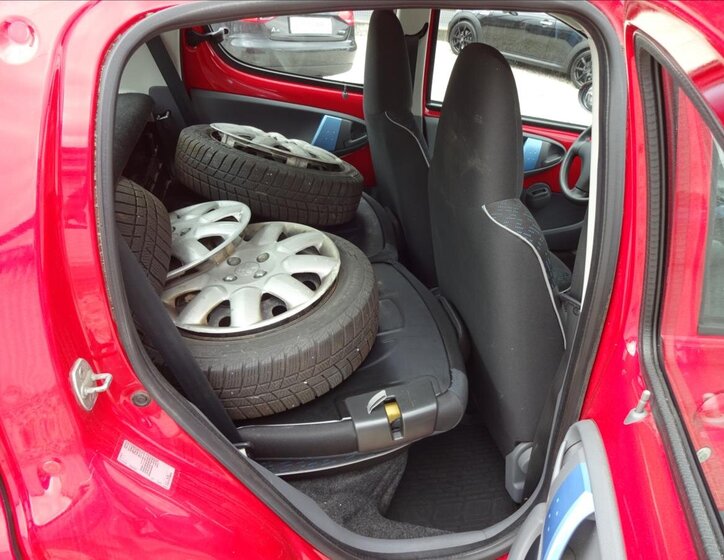 Peugeot 107 Hatchback 998,0 50 kw