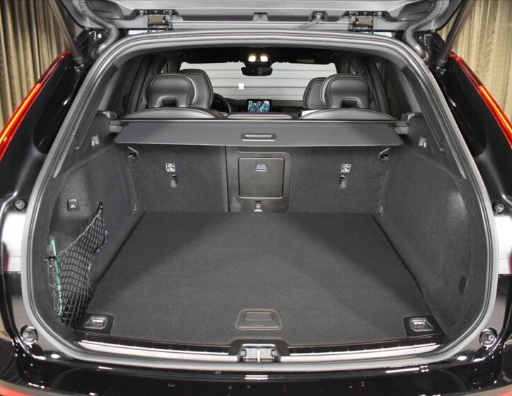 Volvo XC60 SUV / Terénní 2,0 l 335 kw