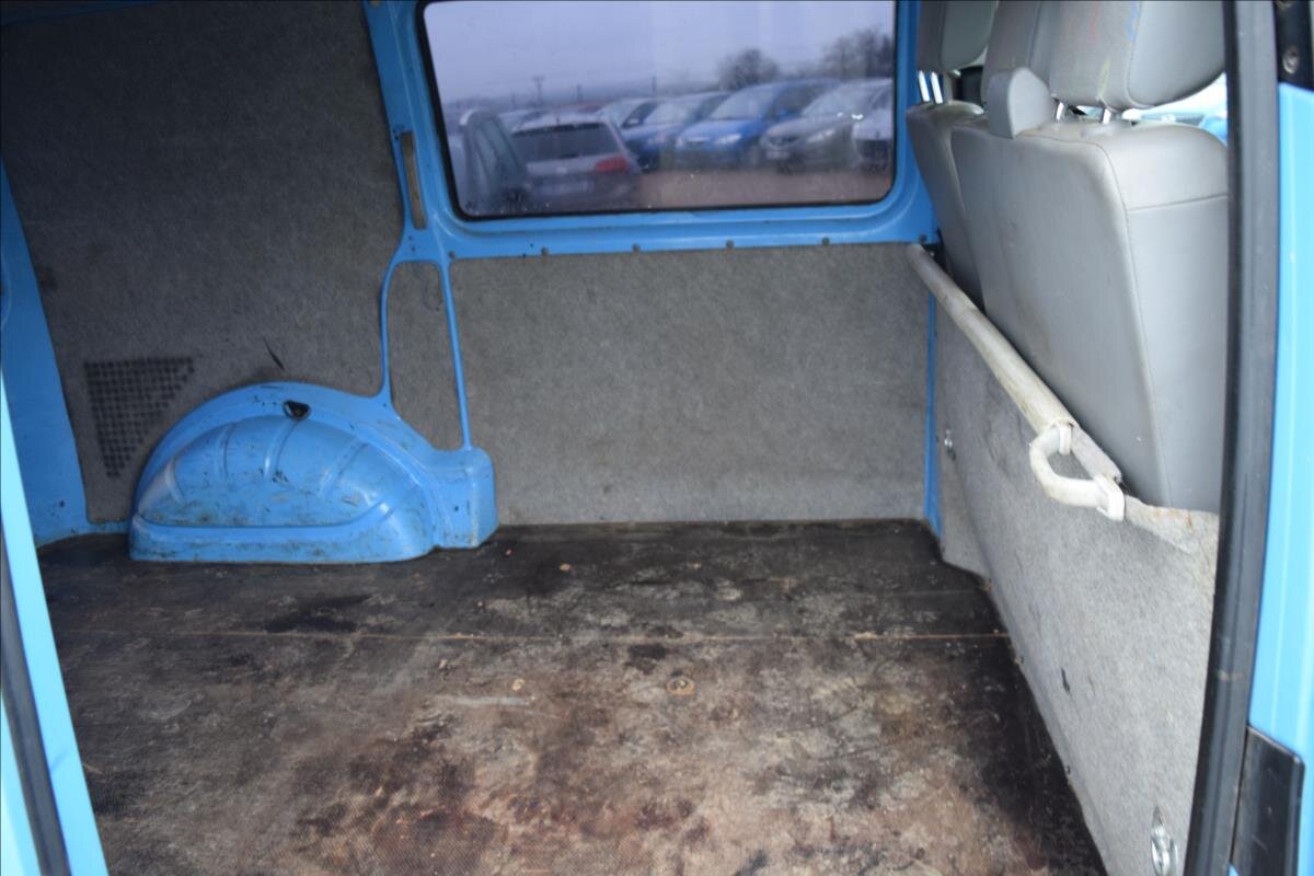 Volkswagen Transporter Kombi 2,5 l 96 kw