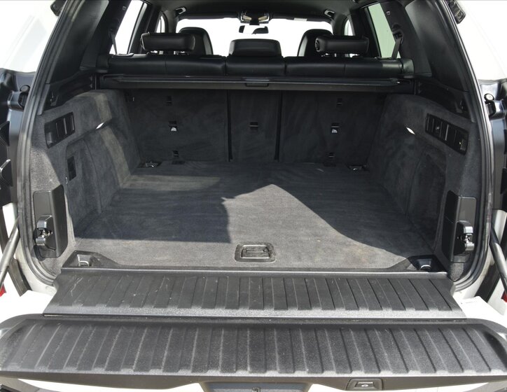 BMW X5 SUV / Terénní 3,0 l 195 kw