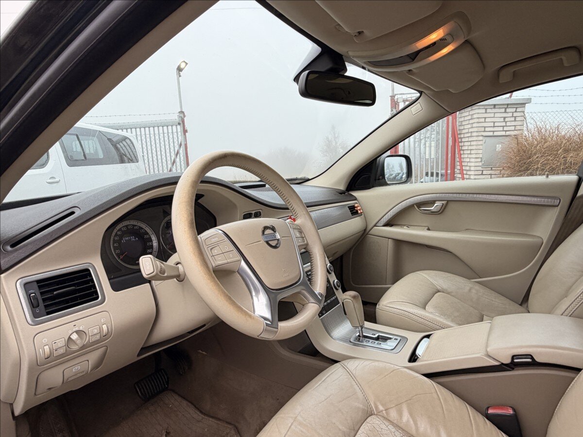 Volvo XC70 Kombi 2,4 l 151 kw