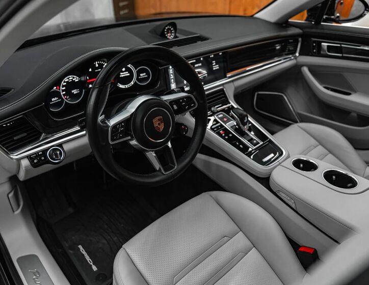 Porsche Panamera 22