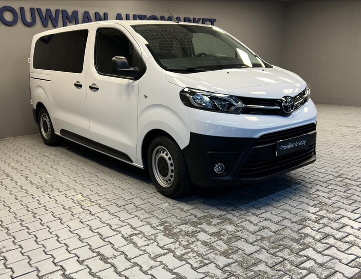 Toyota ProAce Verso 11