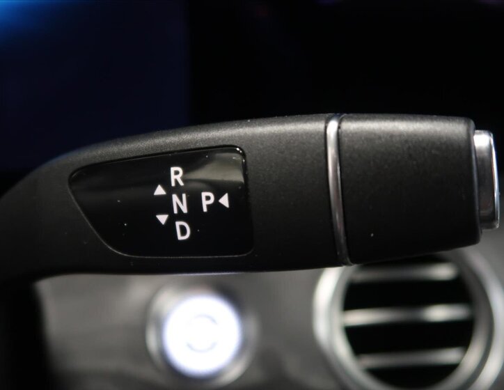 Mercedes-Benz Třídy E Kombi 2,0 l 143 kw