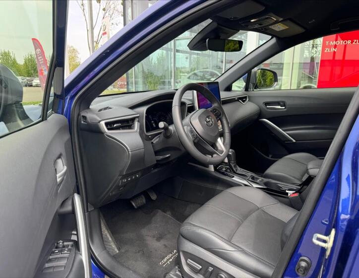 Toyota Corolla Cross 9