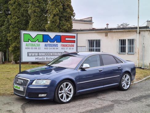 Audi S8