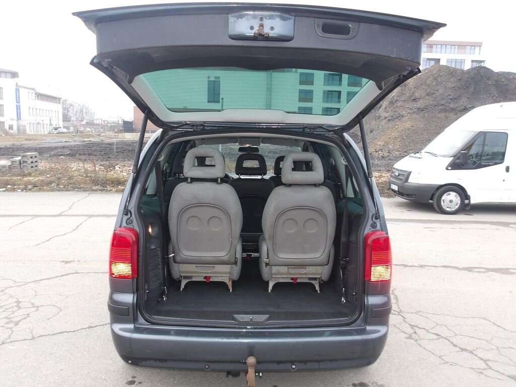 Volkswagen Sharan Kombi 2,0 l 103 kw