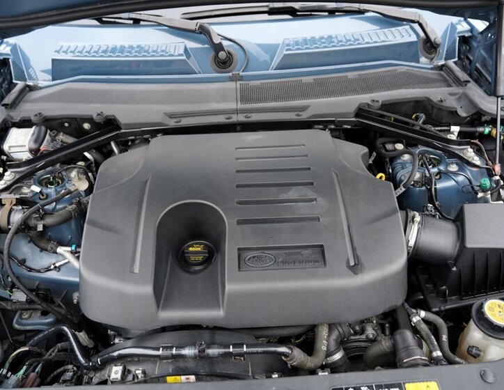 Land Rover Defender SUV 3,0 l 294 kw