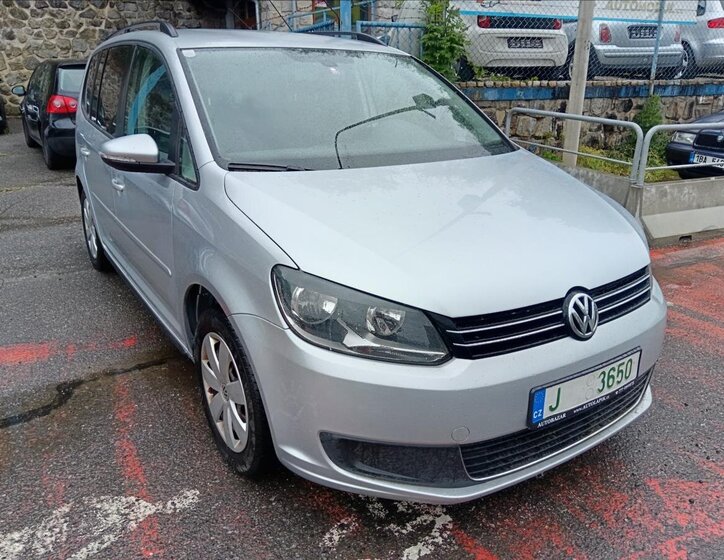 Volkswagen Touran Kombi 1,5 l 77 kw