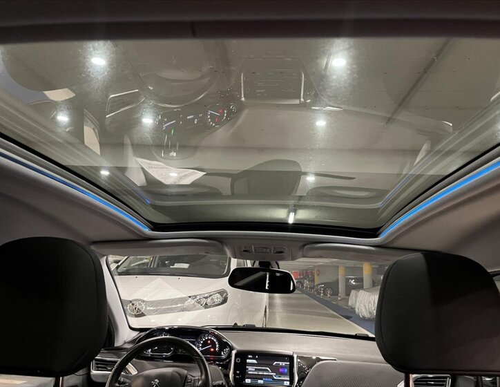 Peugeot 2008 MPV 1,2 l 60 kw
