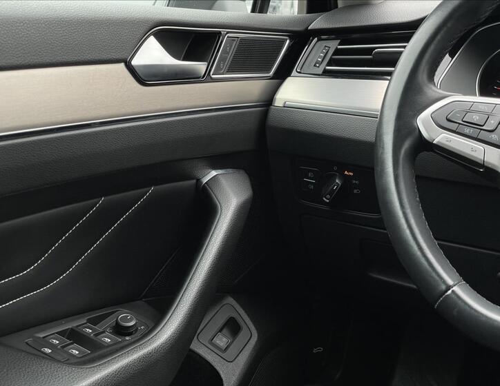 Volkswagen Passat 13