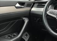 Volkswagen Passat 13