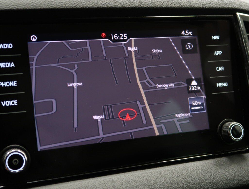 Škoda Karoq SUV 1,5 l 110 kw