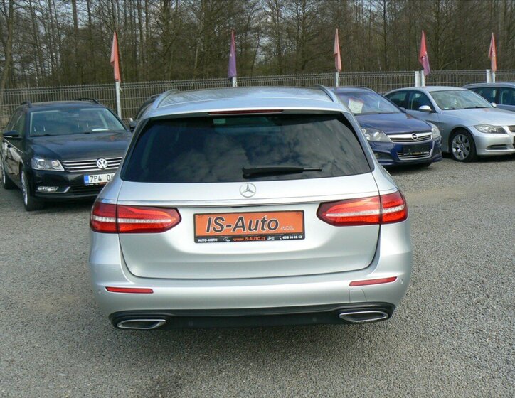 Mercedes-Benz Třídy E Kombi 2,0 l 143 kw