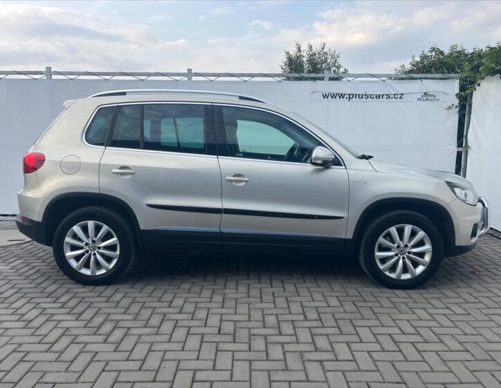 Volkswagen Tiguan 8