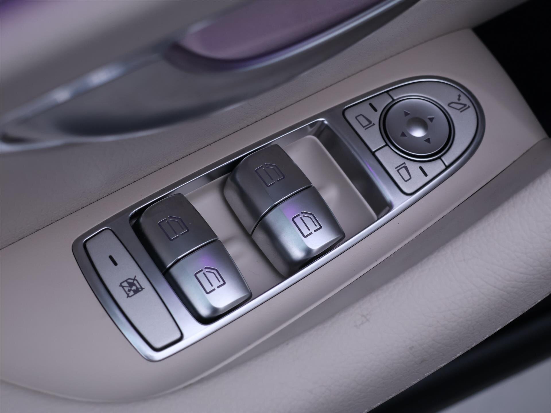 Mercedes-Benz Třídy E Kombi 2,0 l 155 kw