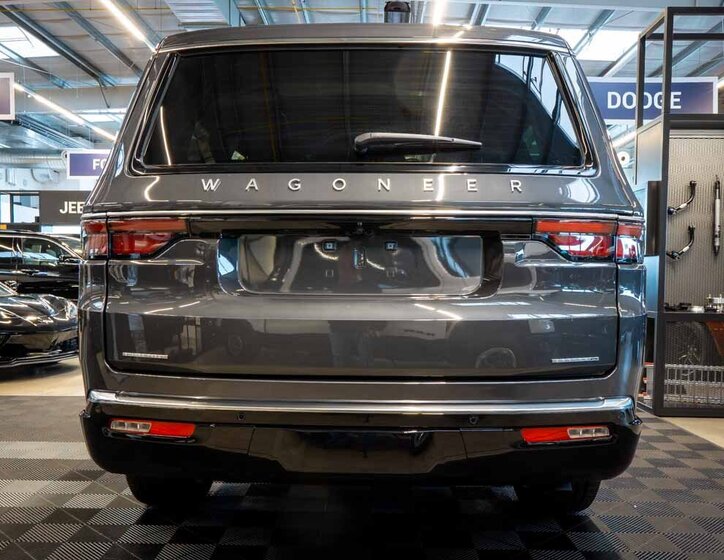 Jeep Wagoneer SUV / Terénní 5,7 l 292 kw