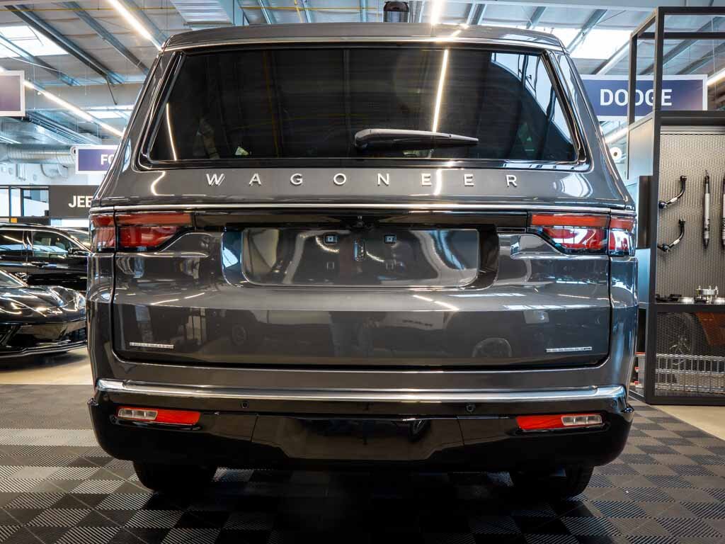 Jeep Wagoneer SUV / Terénní 5,7 l 292 kw