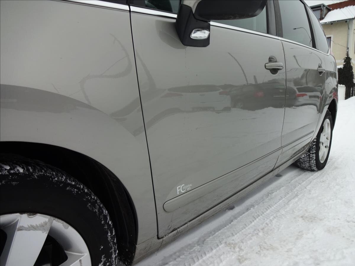 Peugeot 5008 MPV 1,6 l 115 kw