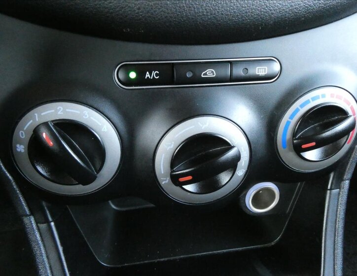 Hyundai i10 Hatchback 1,1 l 51 kw