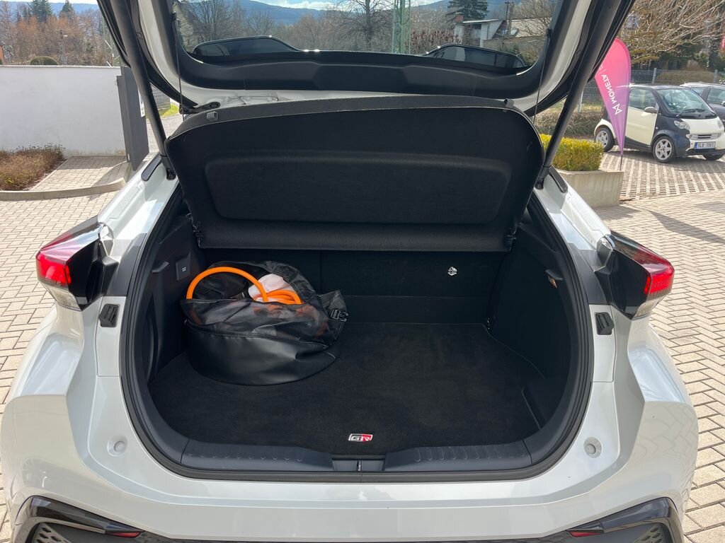 Toyota C-HR SUV / Terénní 2,0 l 145 kw