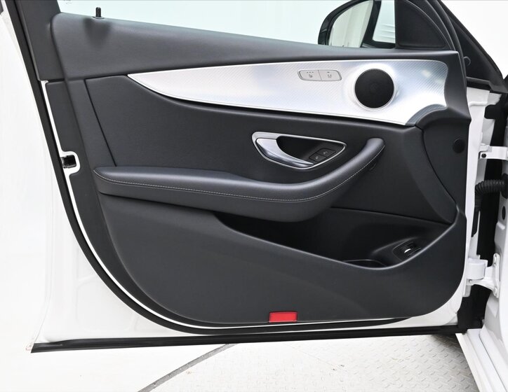 Mercedes-Benz Třídy E 25