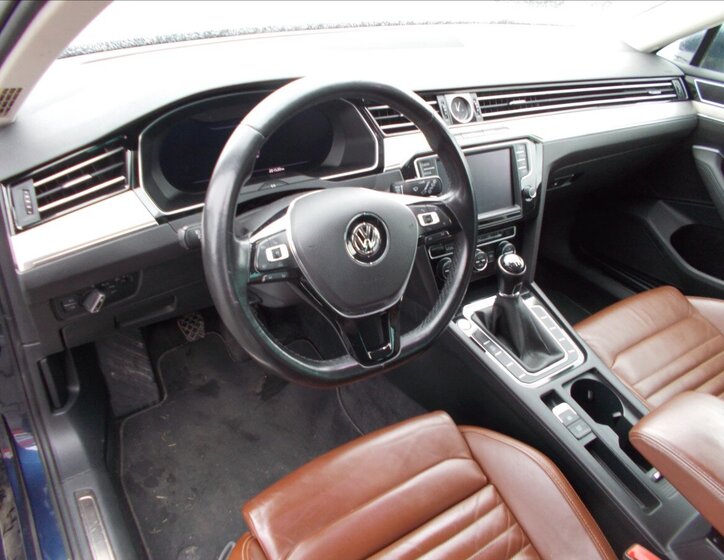 Volkswagen Passat Kombi 1,4 l 110 kw