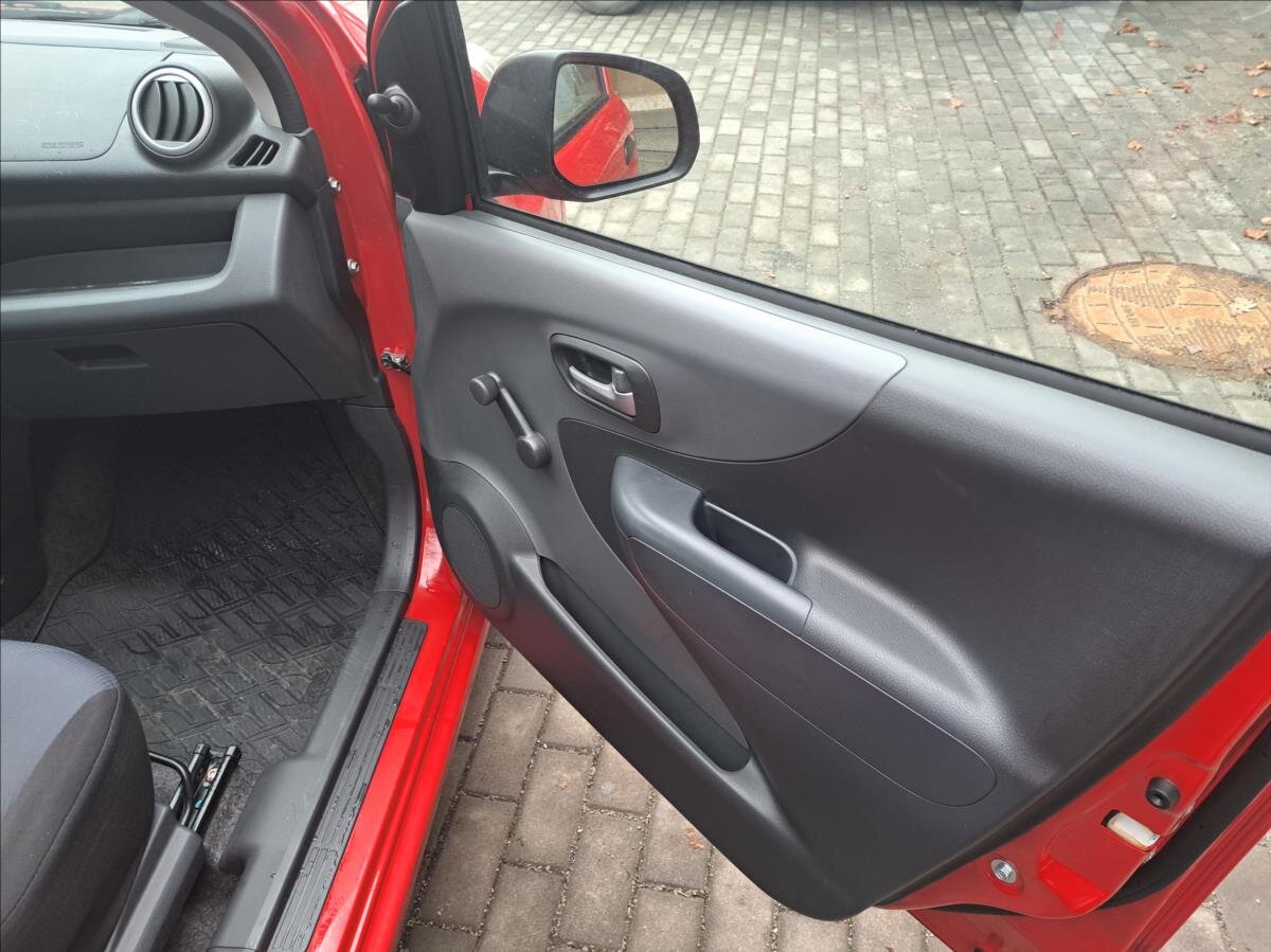 Suzuki Alto Hatchback 996,0 50 kw