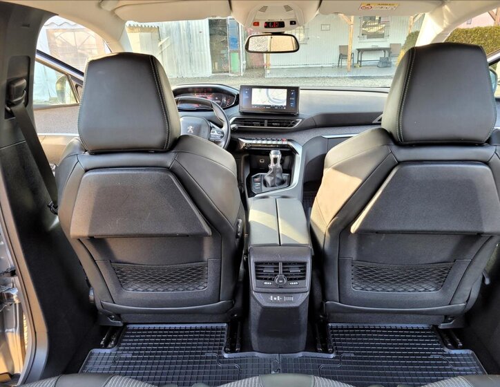 Peugeot 5008 SUV / Terénní 1,5 l 96 kw