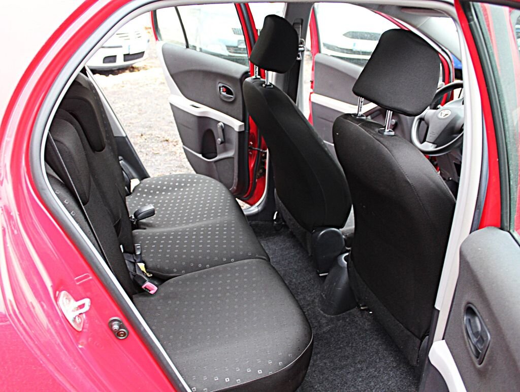 Toyota Yaris Hatchback 998,0 51 kw