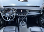 Alfa Romeo Stelvio 9