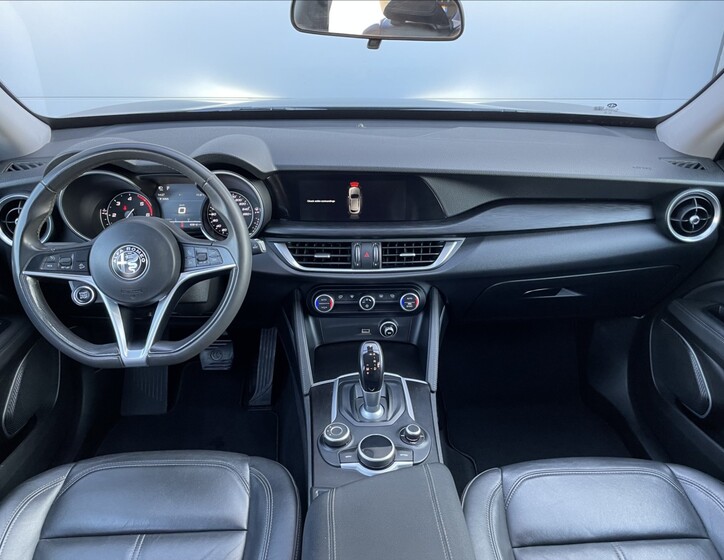 Alfa Romeo Stelvio 9