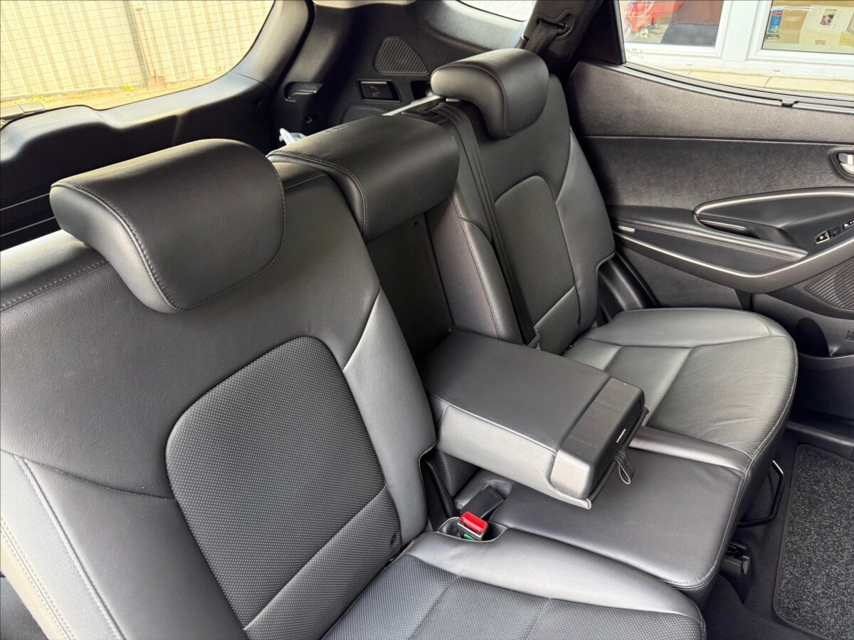 Hyundai Santa Fe SUV / Terénní 2,2 l 145 kw