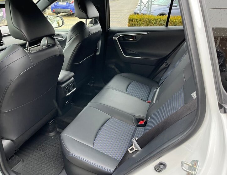 Toyota RAV4 SUV 2,5 l 131 kw