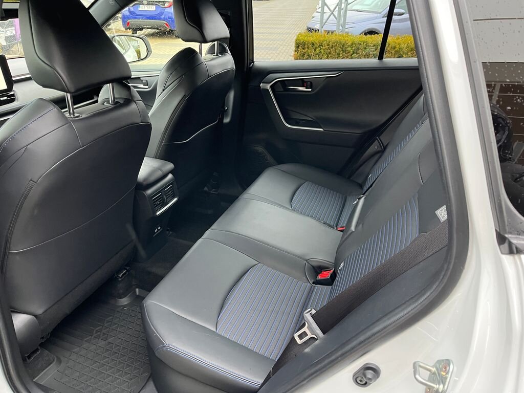 Toyota RAV4 SUV 2,5 l 131 kw