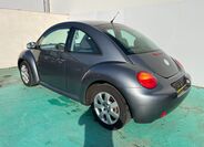 Volkswagen New Beetle 4