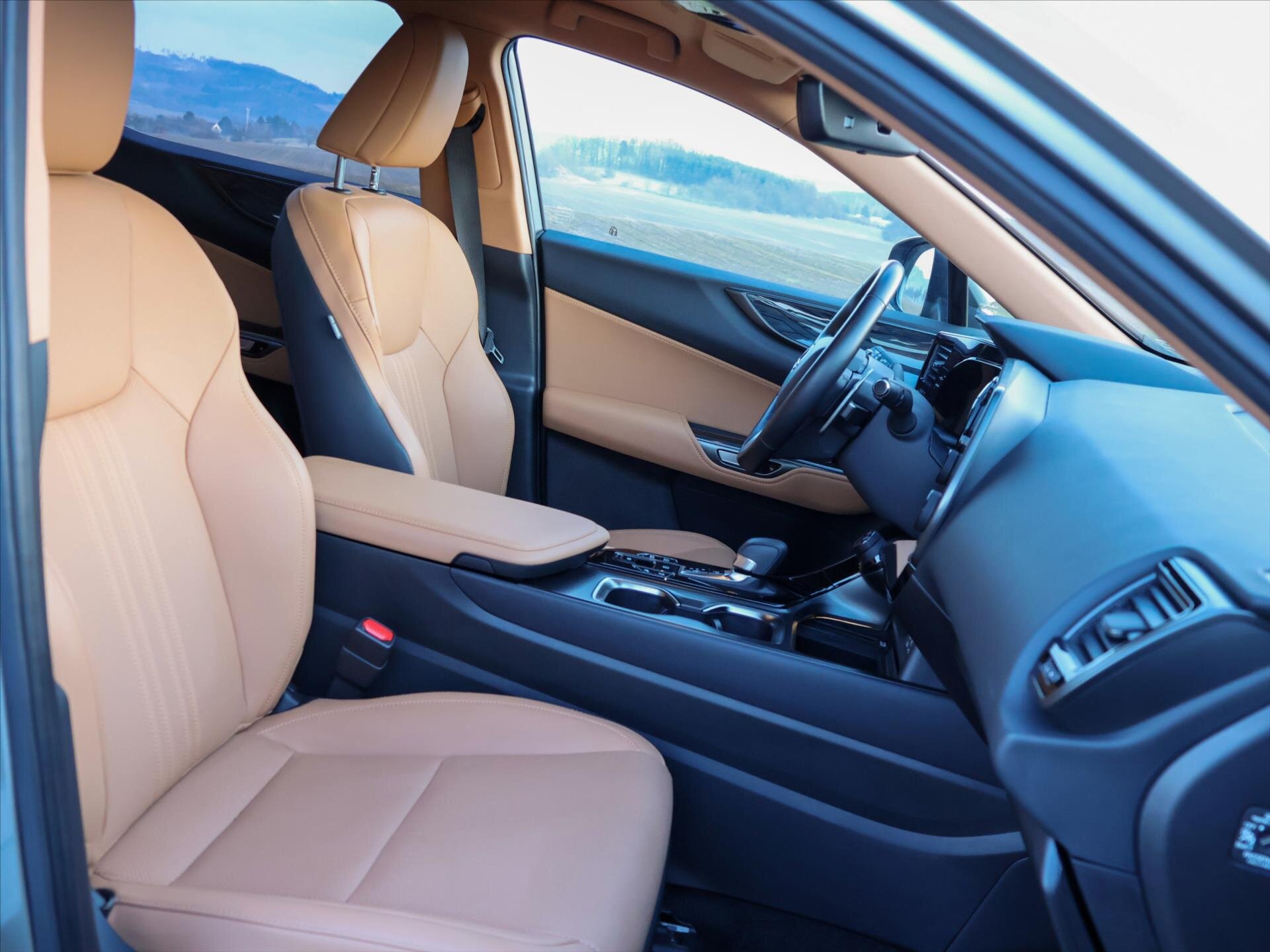 Lexus NX 450h plus SUV / Terénní 2,5 l 136 kw