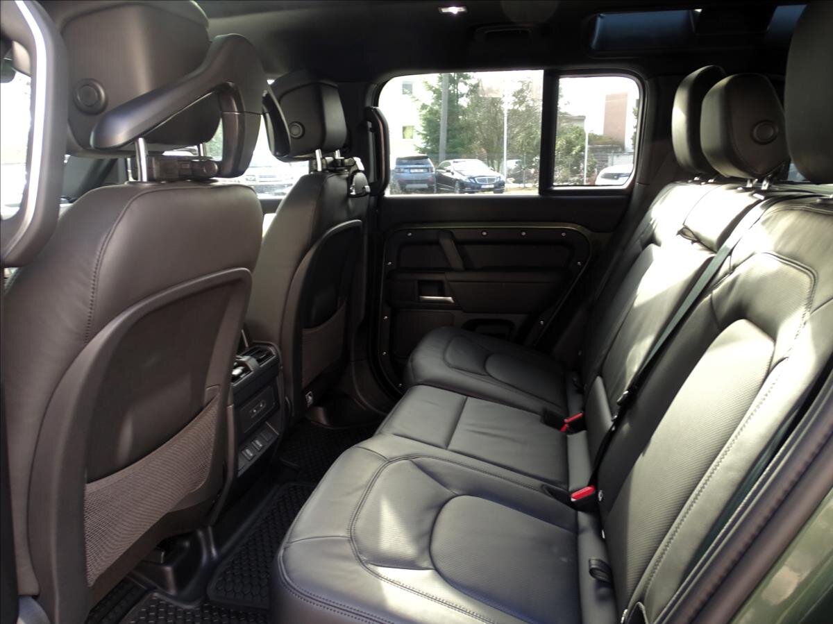 Land Rover Defender SUV 3,0 l 257 kw