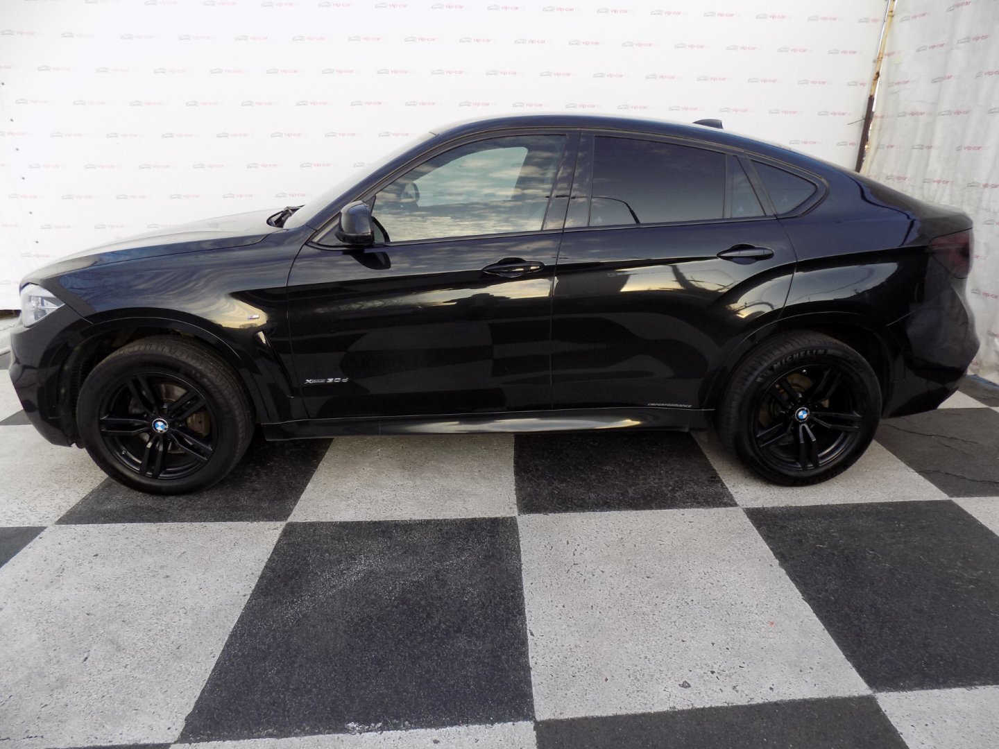 BMW X6 SUV / Terénní 3,0 l 190 kw